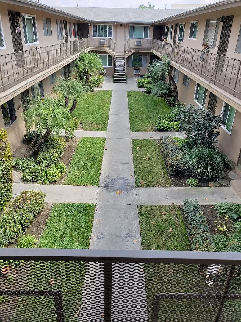 Whittwood Pointe Apartments — Photo 3