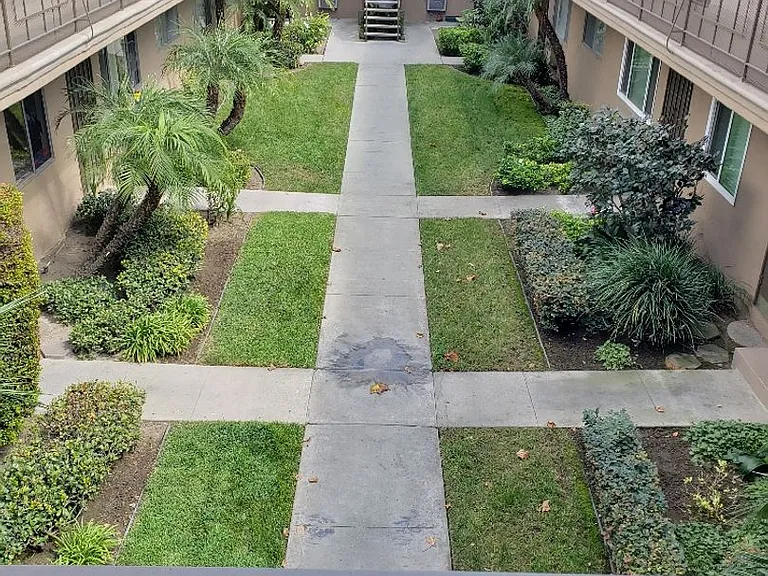 10114 Scott Ave — Photo 3