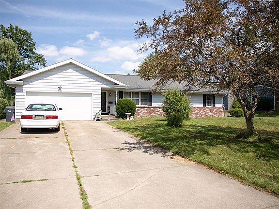 2nd image of 3519 Breezeway Dr