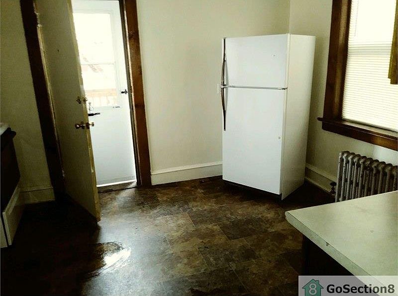 2nd image of 31 Fort Pleasant Ave