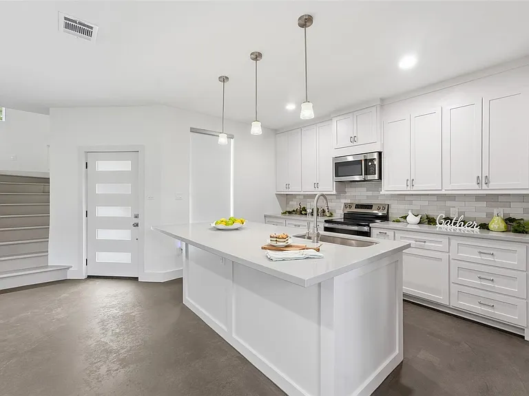 12204 Hairston Cir #B — Photo 5