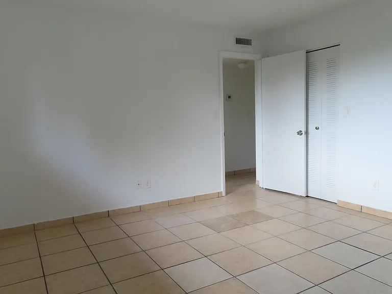 6900 SW 39th St #311K — Photo 13