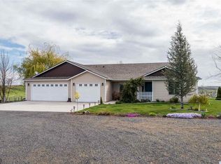 300 Hill Dr, Eltopia, WA 99330