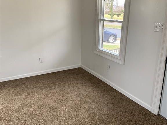 5th image of 3117 Lakeview Ave