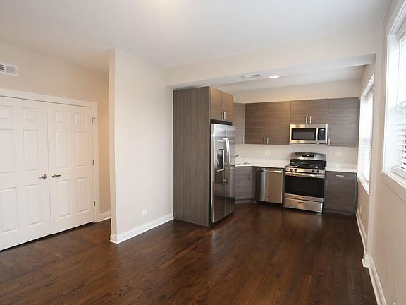 3rd image of 2228 N Sawyer Ave #_one_west