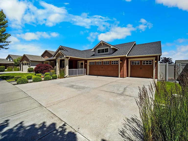 20119 E Glenbrook Ave — Photo 45