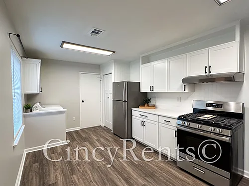 988 Stratford Pl — Photo 6