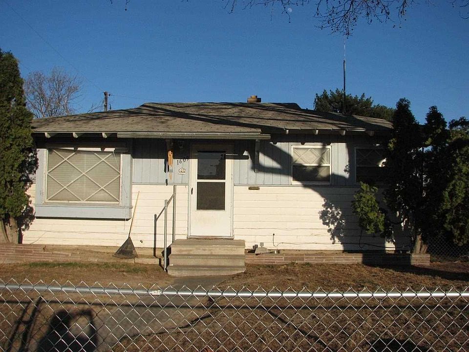 2nd image of 1609 S Fruitland St