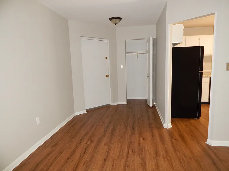 17 Juliet Ln #303 — Photo 8