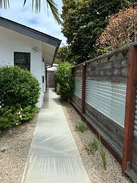 2 bed, 1012 sqft, $3,999 — Photo 3