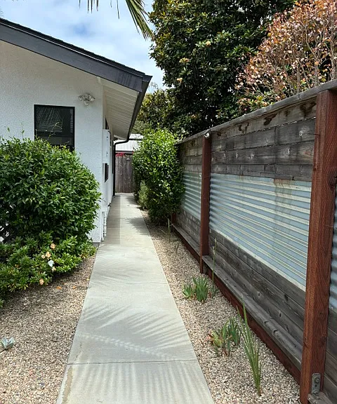 1310 Basswood Ave — Photo 3