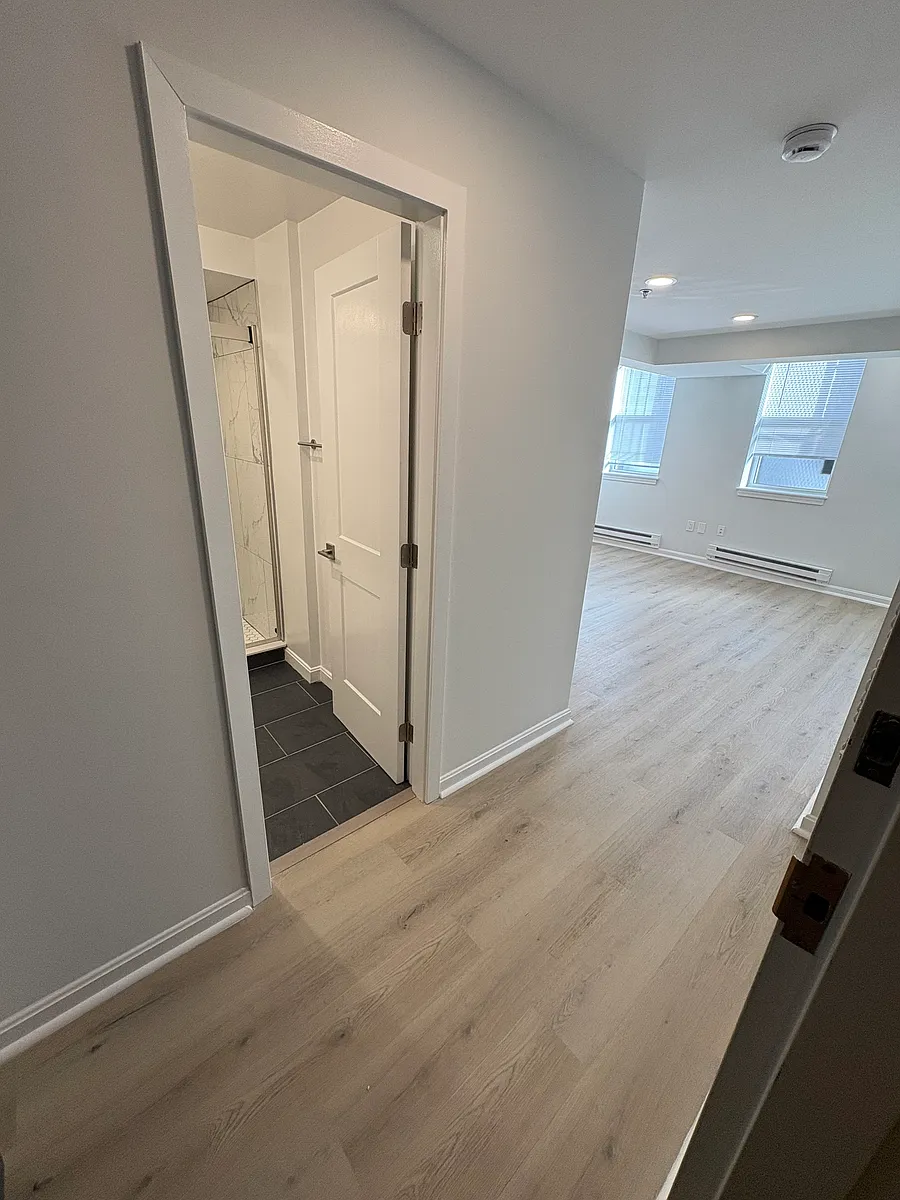 Building Photo - 28 Queensberry St #4