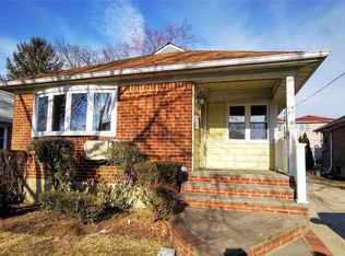 64-47 229th St, Oakland Gardens, NY 11364