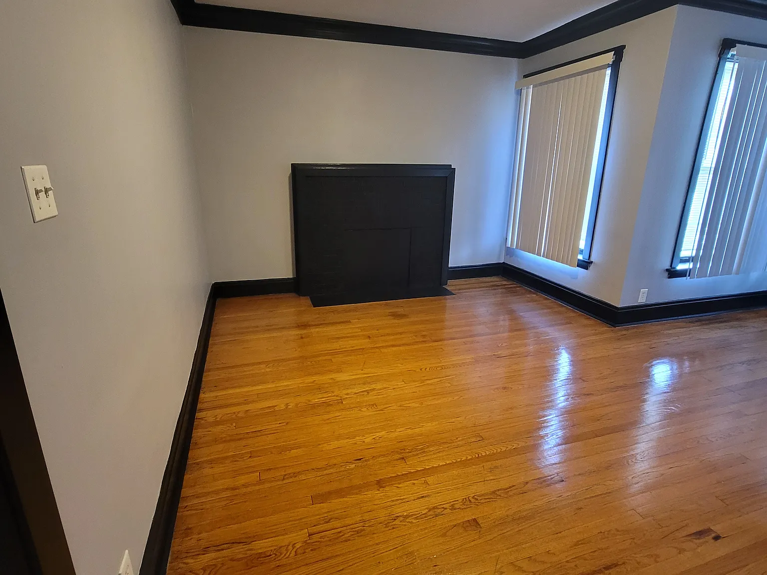 2 bed, 1000 sqft, $1,300 — Photo 4
