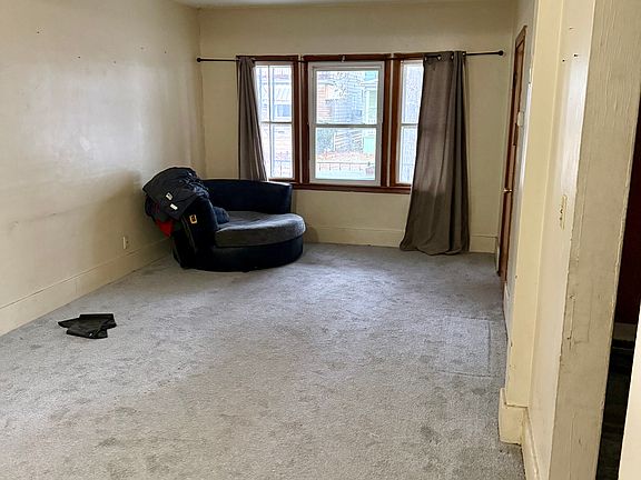 2nd image of 85 Royal Ave