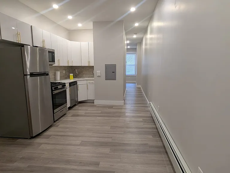 96 Wayne St #4 — Photo 2