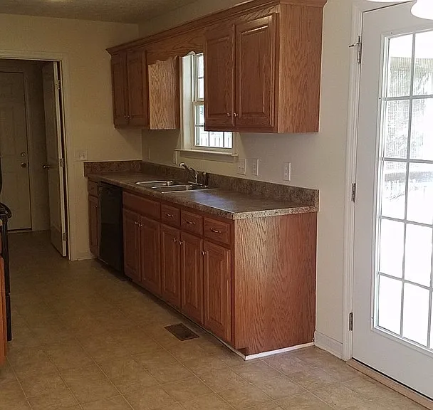 479 Indian Springs Cir — Photo 6