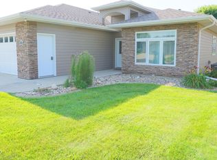 814 16th Ave NE, Watertown, SD 57201
