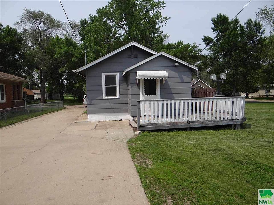 1st image of 1722 La Plante Ave