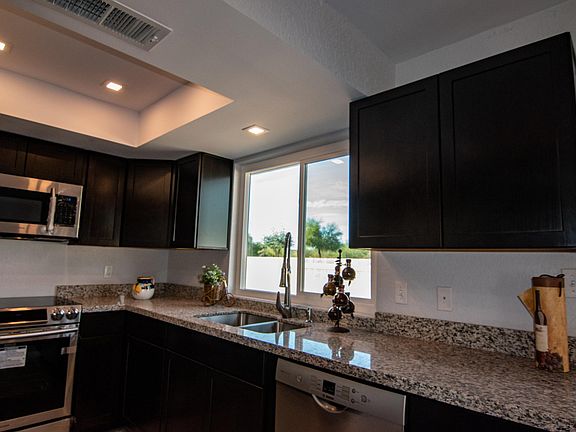 Beautiful Gourmet Kitchen