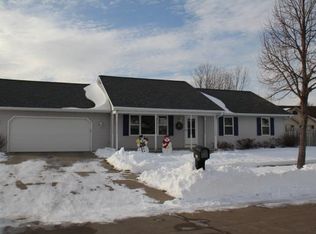 2625 S Vista Ct, Appleton, WI 54915