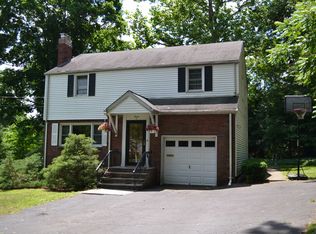 7 Grove Ave, Glen Rock, NJ 07452