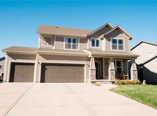 690 N Laurel St, Gardner, KS 66030