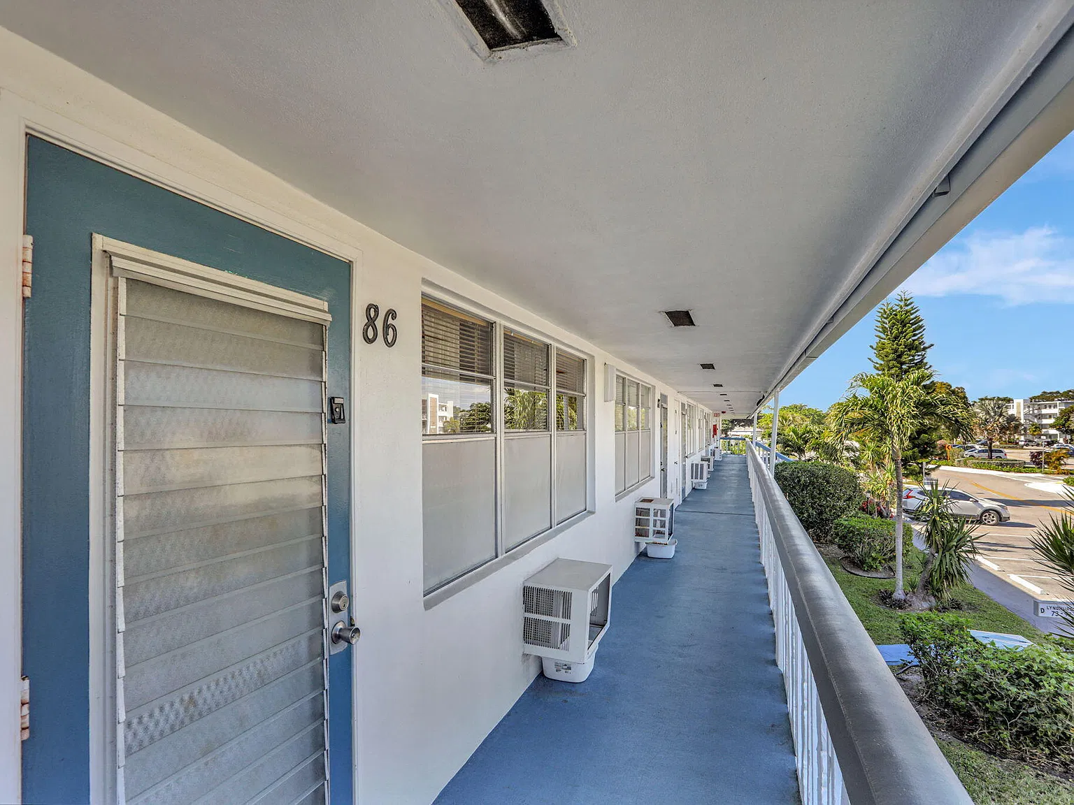 1 bed, 1.0 bath, 585 sqft, $1,800 — Photo 3