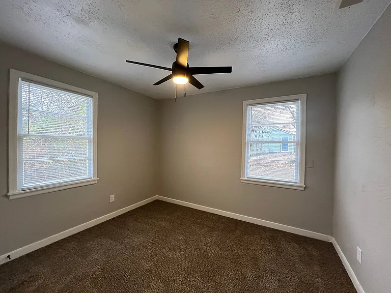 1385 Gold Ave — Photo 3