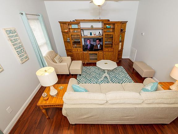 4th image of 2009 Lakeside Dr Unit 304