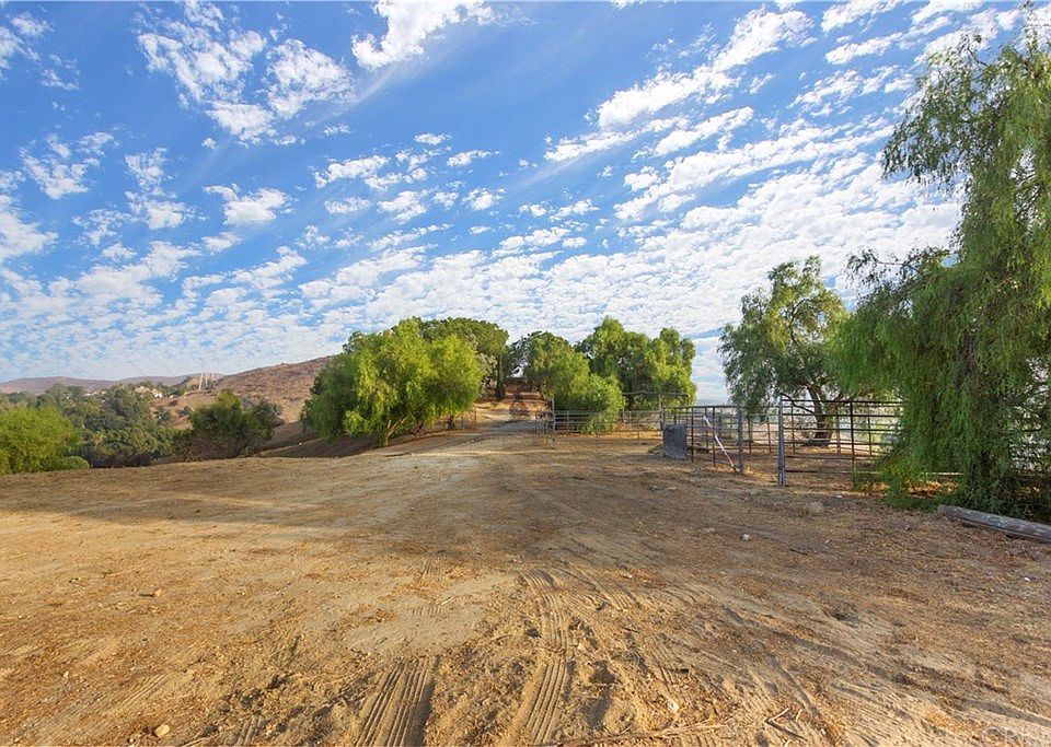 1st image of 10333 La Canada Way