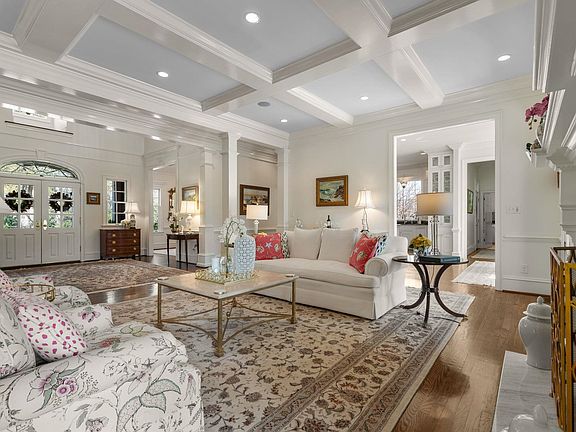 5th image of 6 Twin Oaks Ct