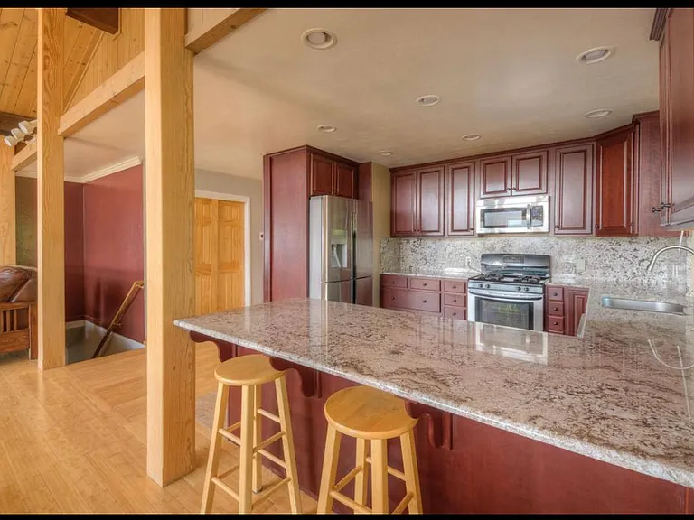 5446 Royal Oaks Dr — Photo 4