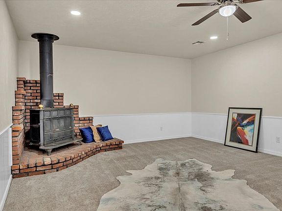 2nd image of 613 Hickory Ave