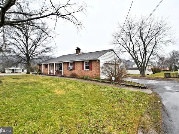 74 Colebrookdale Rd, Boyertown, PA 19512