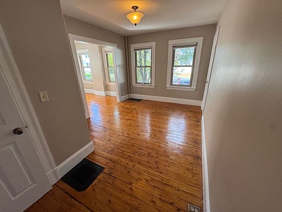 3rd image of 17 Glenwood Ave #7