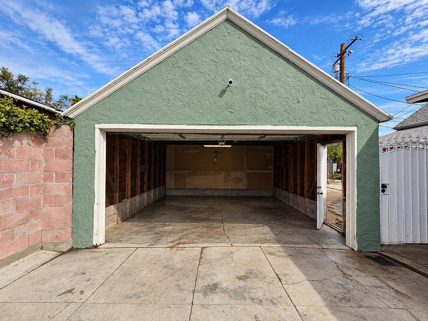 N Crescent Ave, San Bernardino — Photo 3