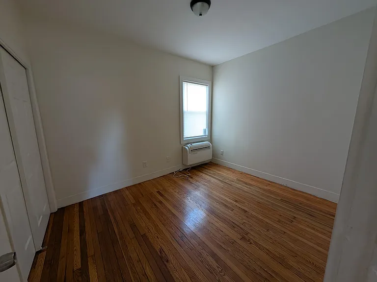 252 E 1st Ave #9 — Photo 4