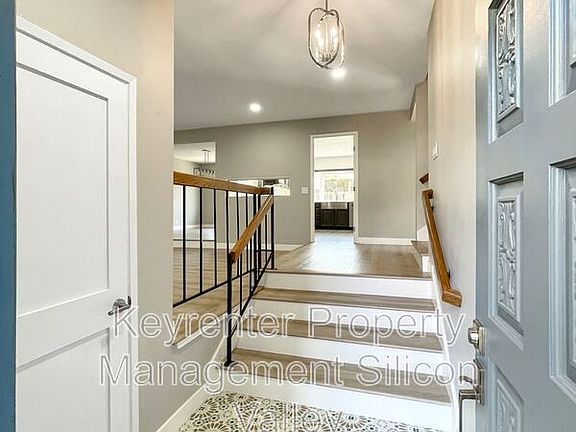 2nd image of 1806 Blackmore Ct