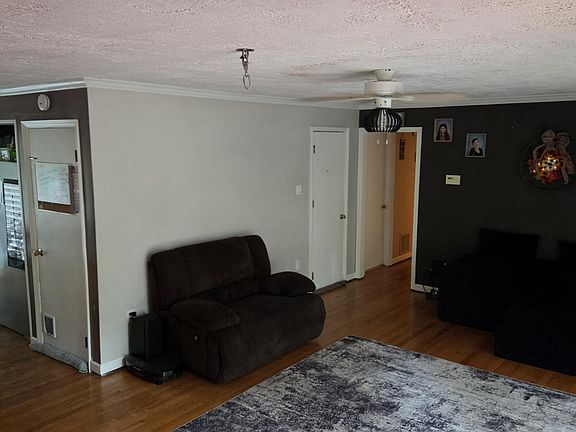 5th image of 100 Long Ridge Dr