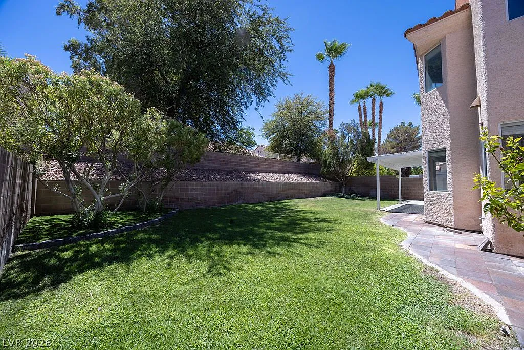 4 bed, 3.0 bath, 2036 sqft, $2,800 — Photo 4