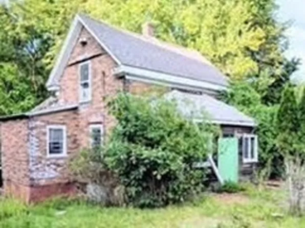 138 Hackett Ave, Attleboro, MA 02703