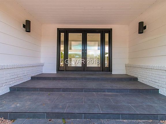 4th image of 2988 Vista Del Sol Ave