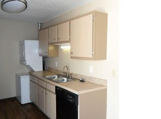 3221 SW Twilight Ct APT 203, Topeka, KS 66614