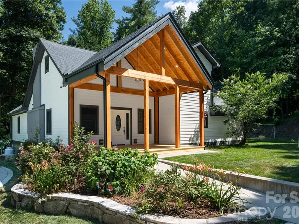 86 Holiday Dr, Hendersonville, NC 28739