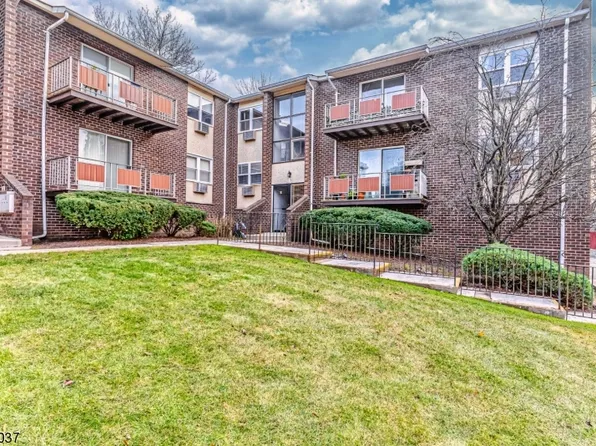 421 Bloomfield Ave #E3, Verona Twp., NJ 07044