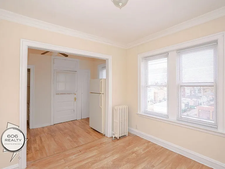 Berwyn Apartments — Photo 13