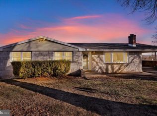 4607 Hillside Rd, Reading, PA 19606