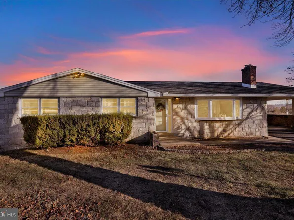 4607 Hillside Rd, Reading, PA 19606