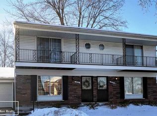 29335 Jefferson Ave, Saint Clair Shores, MI 48081